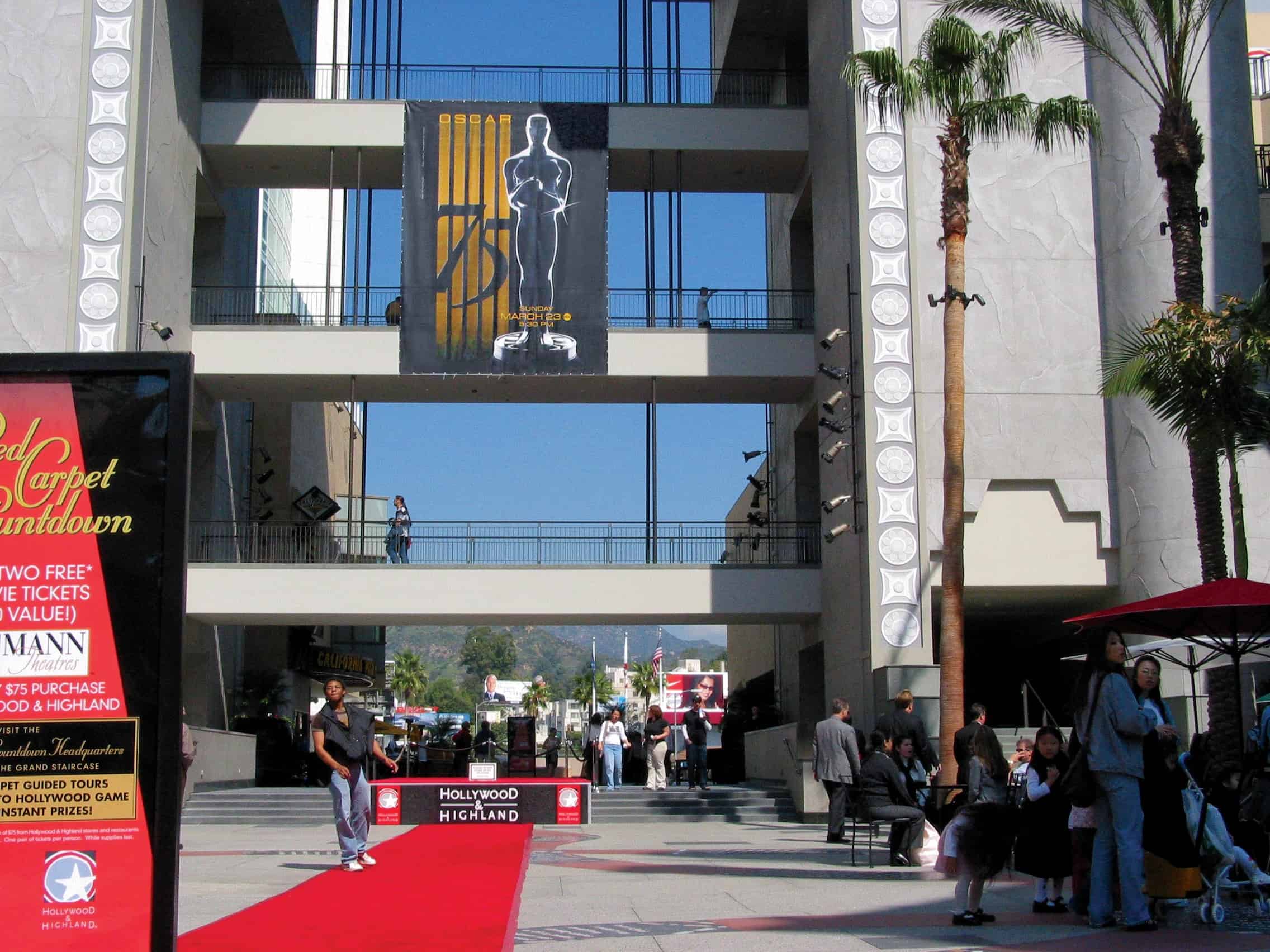  Get the best custom banners in Los Angeles Vinyl designs & more